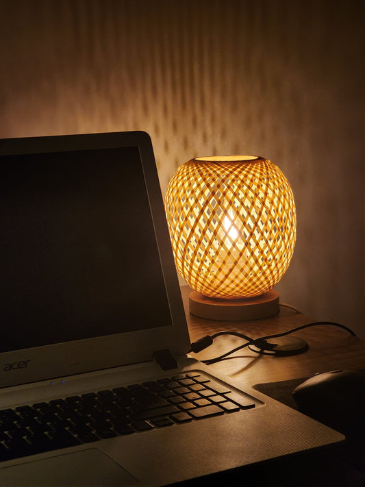 Iluminação Sustentável e Elegante: Conheça as Luminárias e Pendentes de Bambu da The Wolf Decor